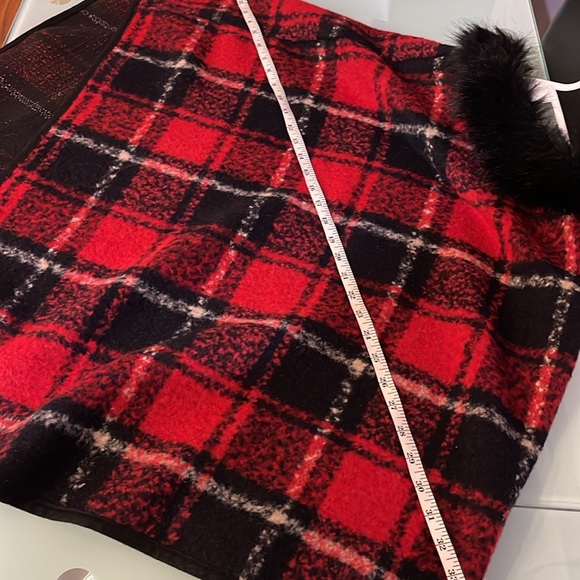 NWOT- Winter Wool Large Shawl - Picture 5 of 6